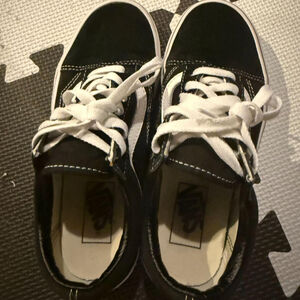 Van's Classic black old skool
size 6